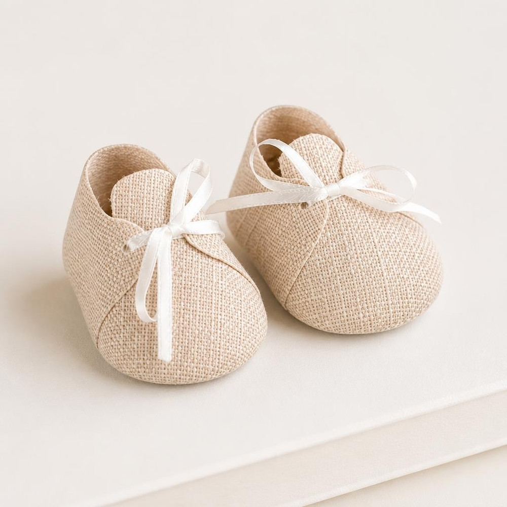 Babyskoformet Æske Linnedlook Med Hvid Sløjfe - 2 stk (8,5 x 4,5 cm) | Babyshower Æsker - Temashop