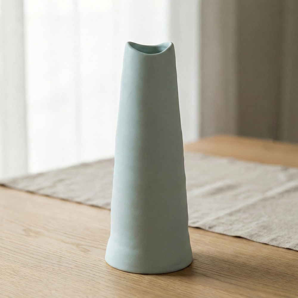 Palermo Keramikvase Blue Mist - 1 stk (9 x 23 cm) | Lyseblåt Tema Vase - Temashop