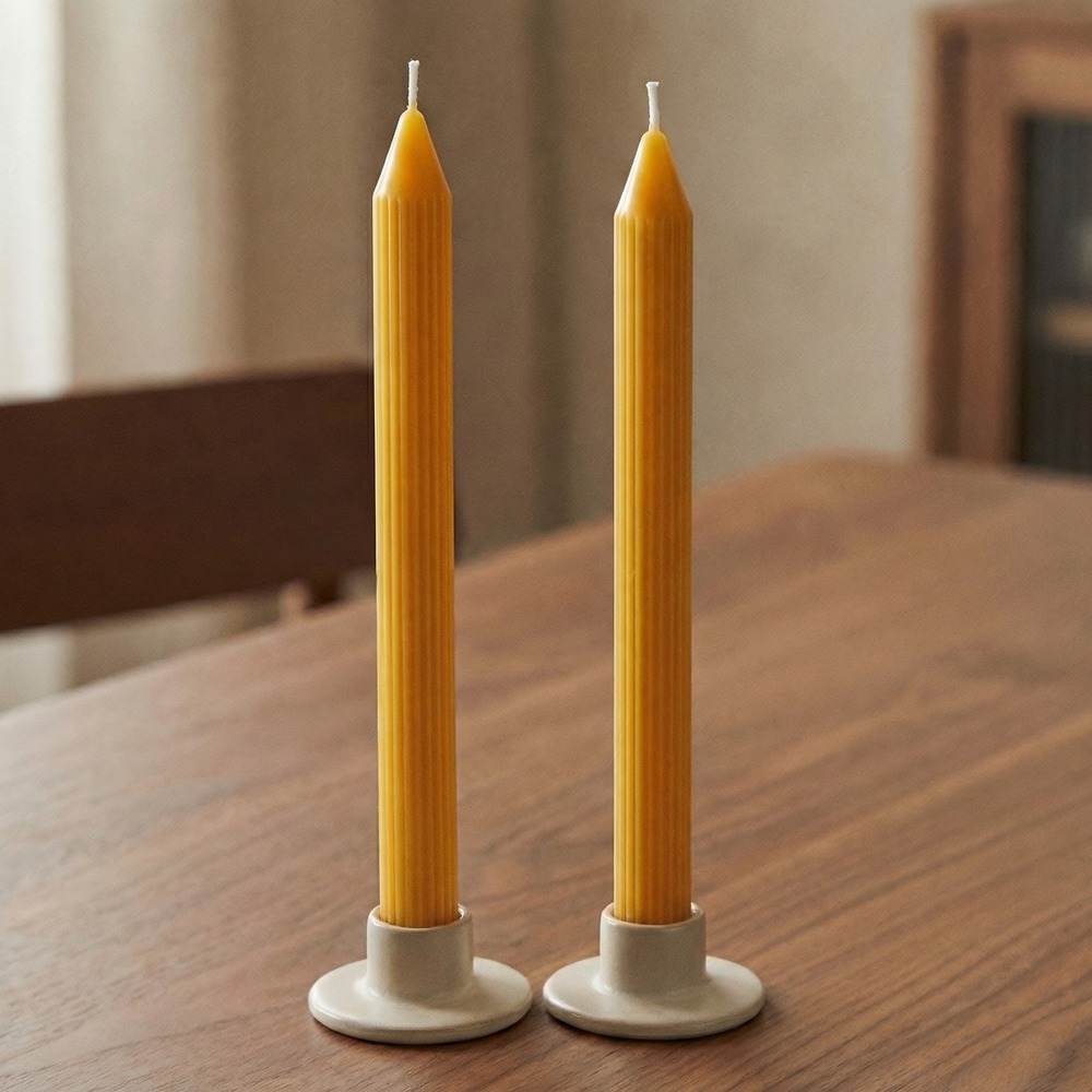 Riflet Stagelys Sennepsgul - 2 stk (2,2 x 25 cm) | Gul tema Lys / lysestager - Temashop