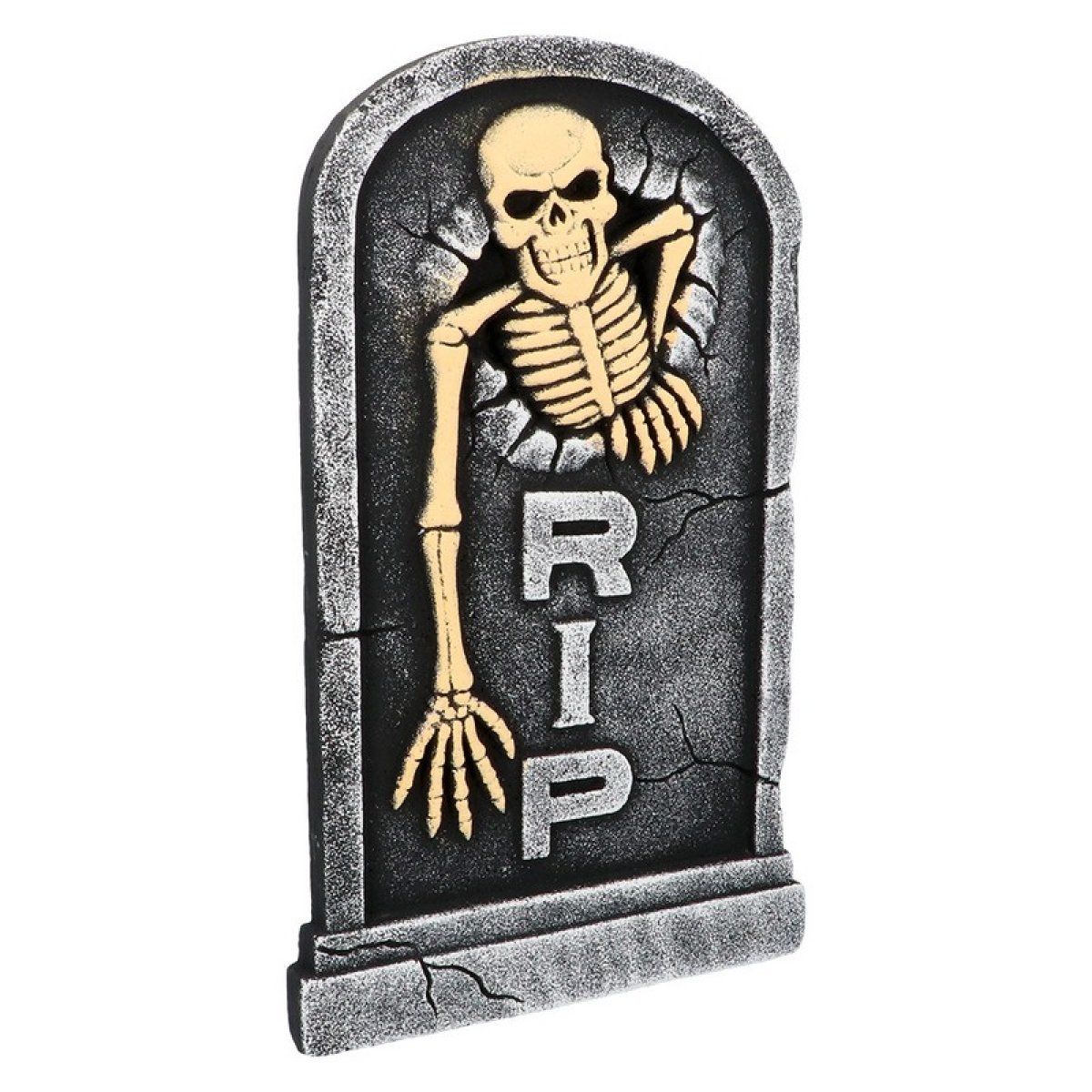 Grå gravsten med rund top, et beige skelet i relief der presser sig ud gennem en revne, og RIP i ophøjede blokbogstaver forneden