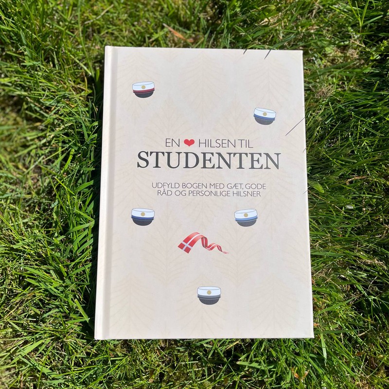 En Hjertelig Hilsen Til Studenten Gæstebog - 1 stk (14,8 x 21 cm) | Studerende Gæstebøger - Temashop