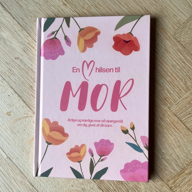 En Hjertelig Hilsen Til Mor Bog - 1 stk (14,8 x 21 cm) | Mors Dag Gæstebøger - Temashop
