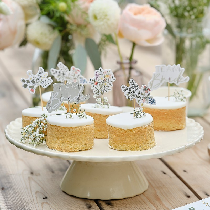 Floral Team Bride Cupcake Toppere