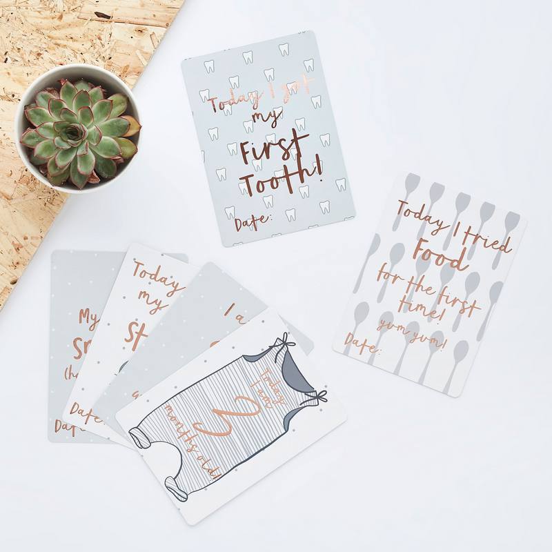 Hello Little One Milestone Kort - 22 stk (10 x 15 cm) | Babyshower Kort / Invitationer / Gode råd - Temashop