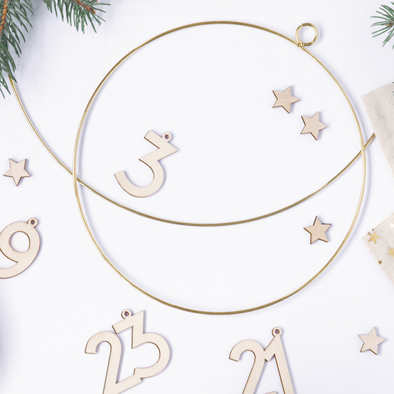 Metal Dekorationsringe Guld - 2 stk (28 cm) - Temashop