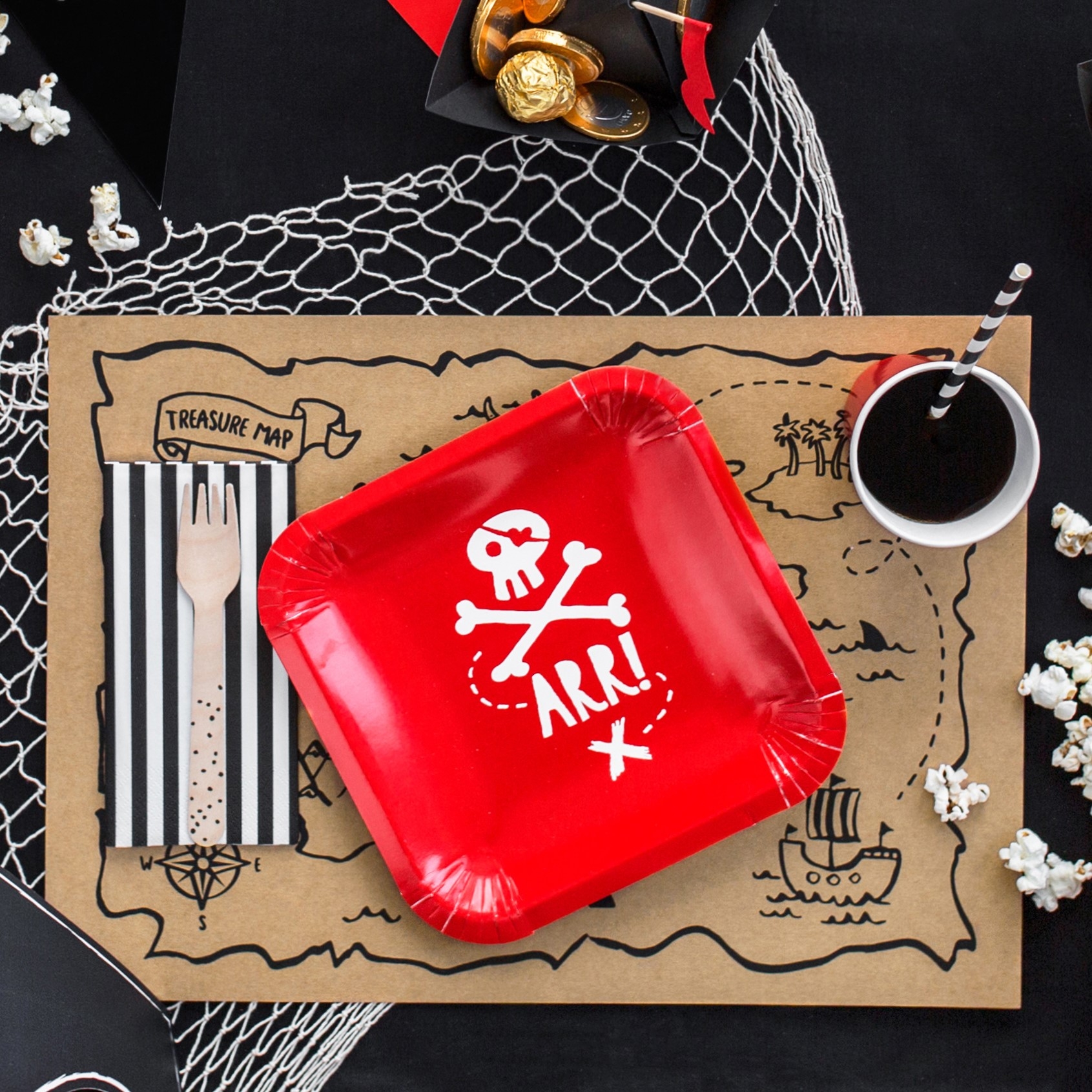 Piratfest Paptallerkener Rød - 6 stk (20 cm) | Pirat Tallerkner - Temashop