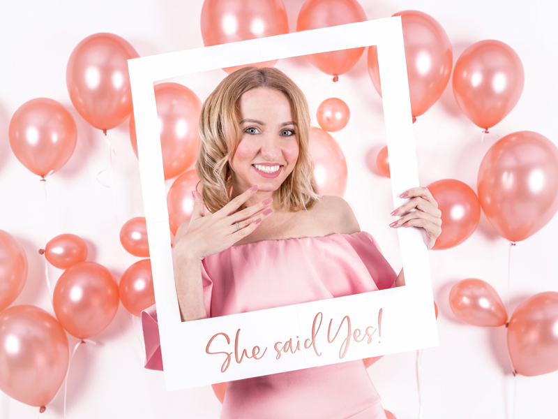She Said Yes Selfie Ramme - 1 stk (50 x 59,5 cm) | Bachelorette Photobooth - Temashop