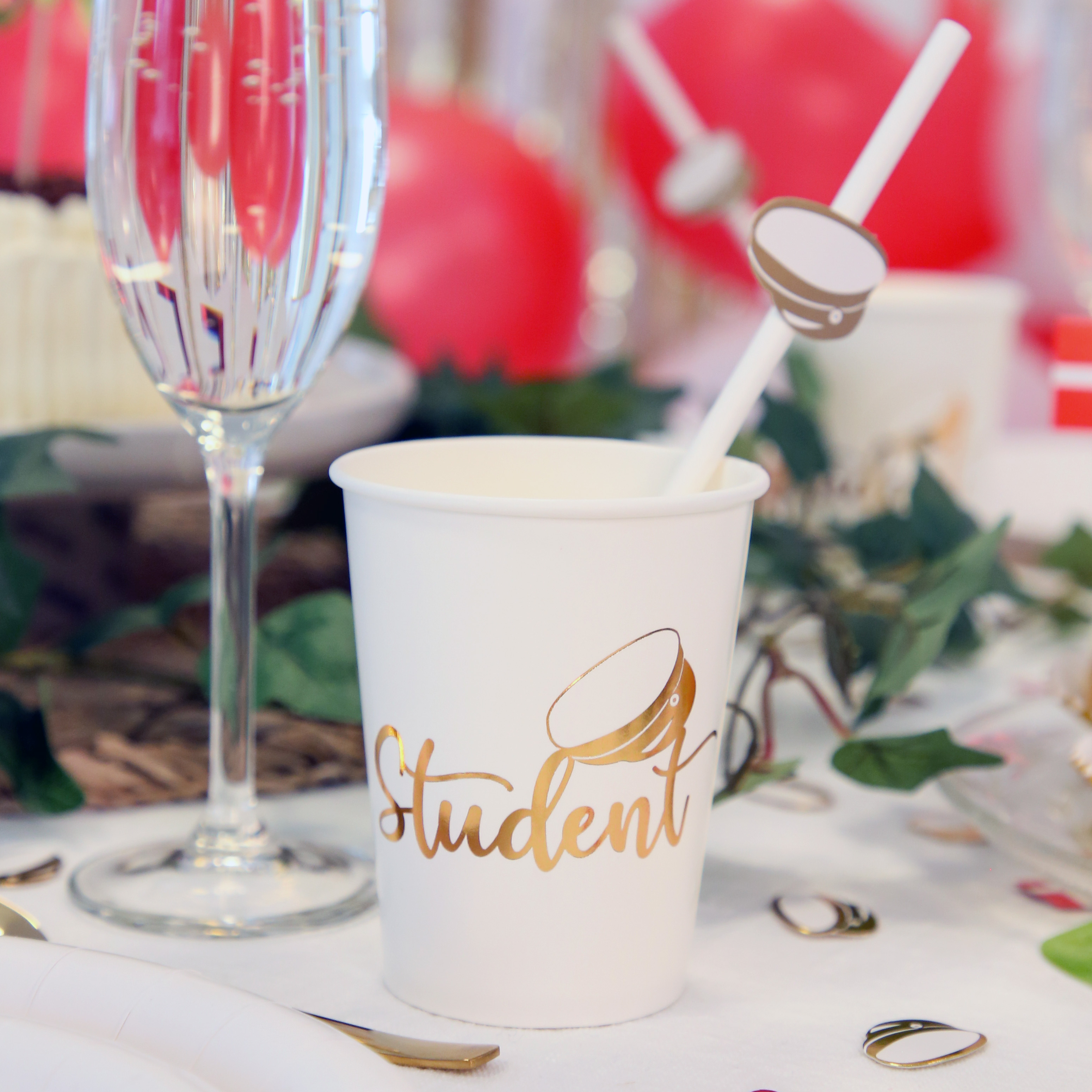 Student Papkrus Guld/Hvid - 8 stk (375 ml) | Studerende Krus - Temashop