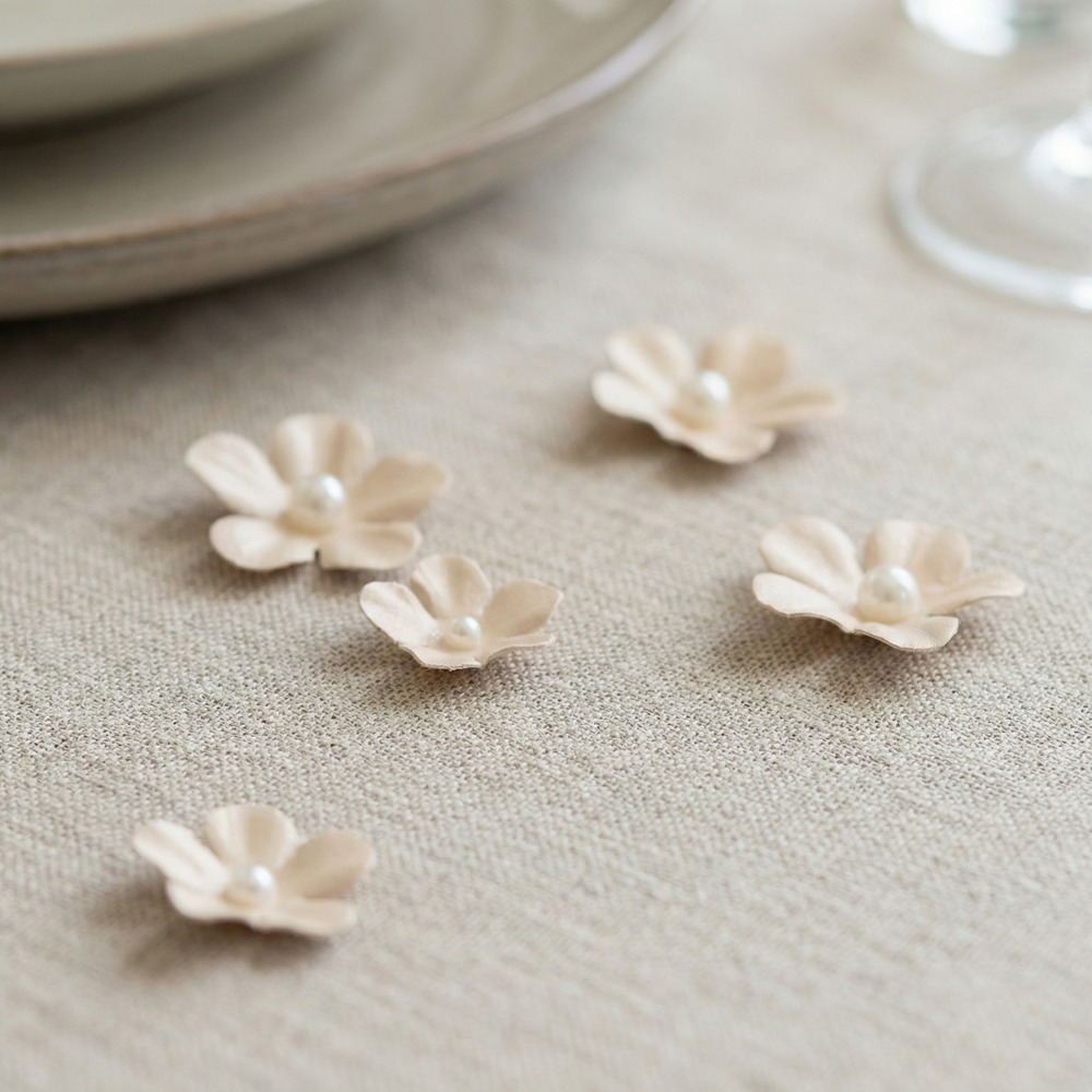 Blomsterkonfetti Naturfarve - 40 stk (2,3 x 2,1 & 1,5 x 1,6 cm) | Blomst Kunstige blomster - Temashop