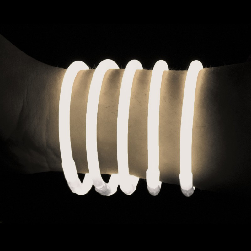 Knæklys Armbånd Hvid (0,2 x 20 cm) | UV / Neon Knæklys - Festtilbehør - Temashop